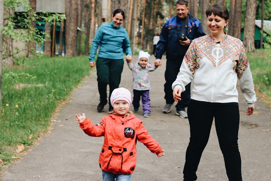 Свободный час для родителей на пикнике