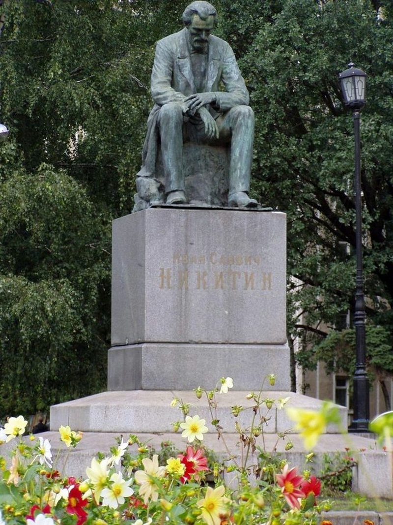 Памятник Никитину - виртуальные экскурсии по Воронежу