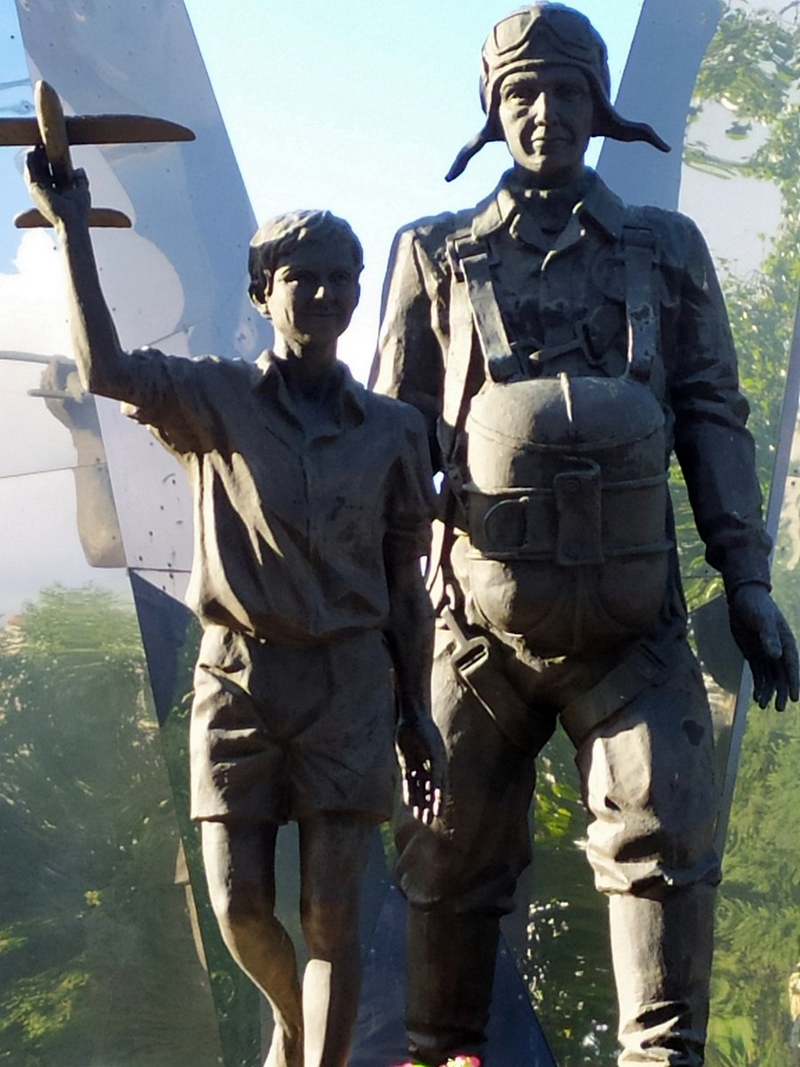 ПАМЯТНИК ДЕСАНТНИКАМ В ВОРОНЕЖE