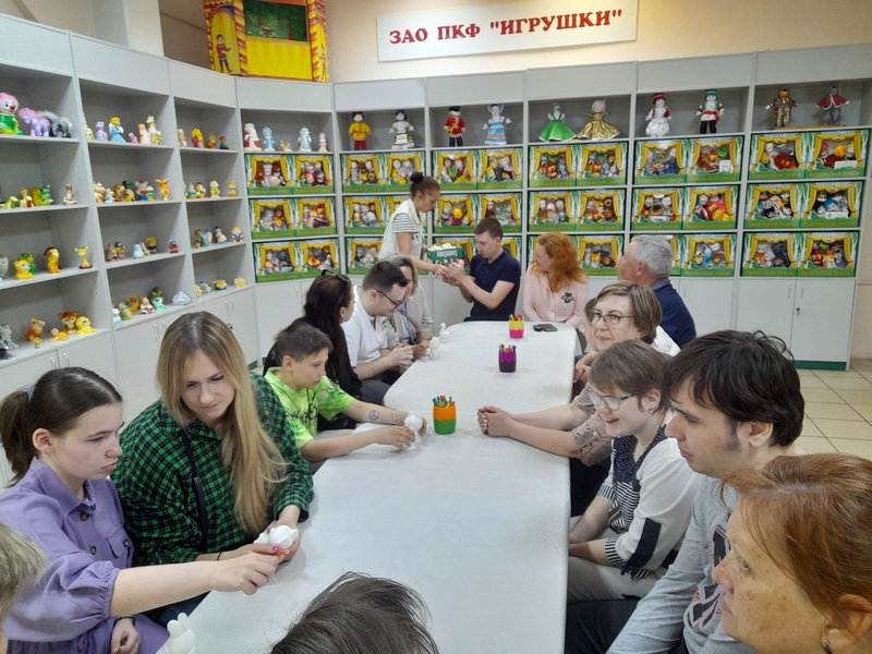 Экскурсия на фабрику  игрушек